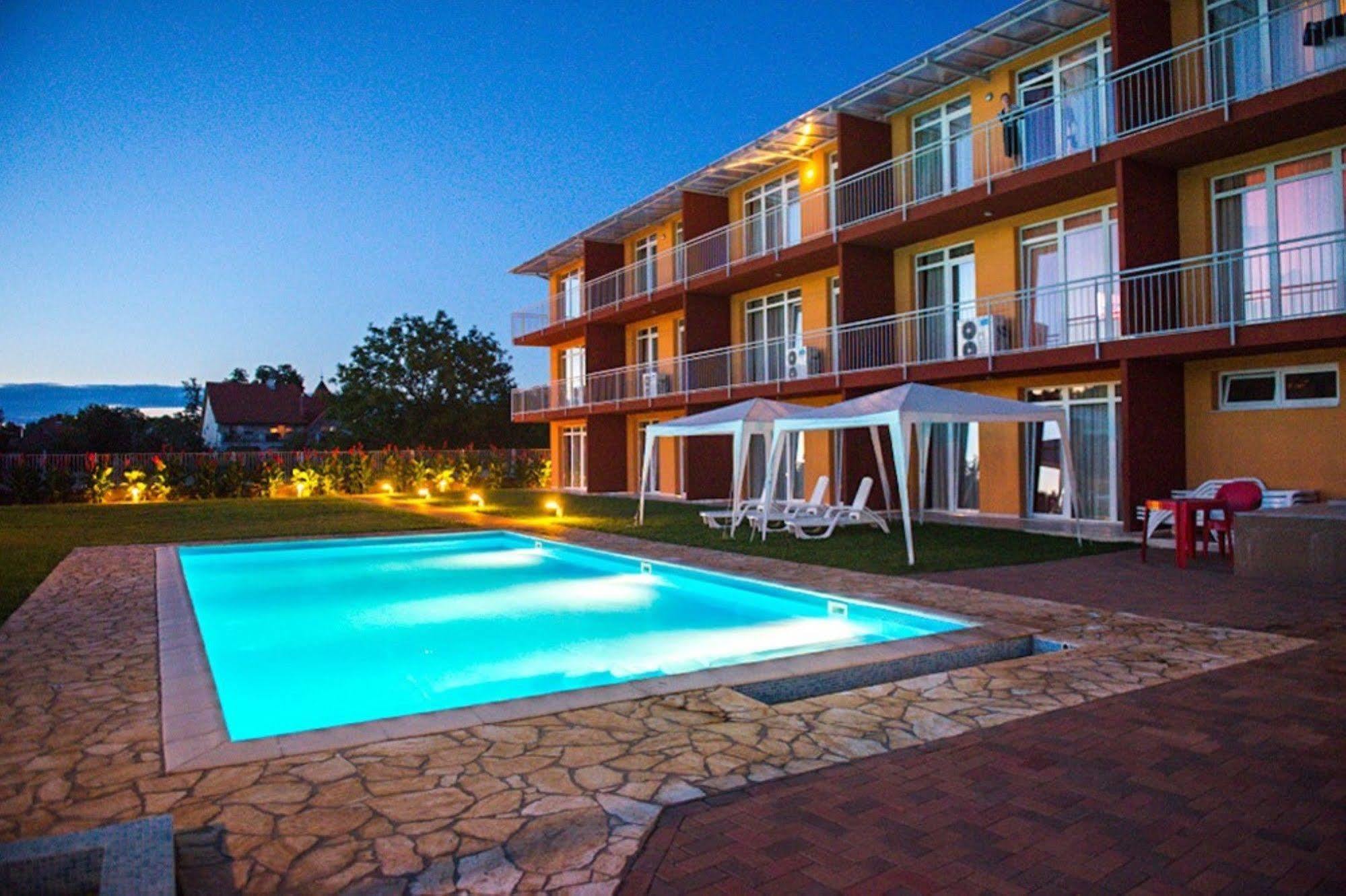 Kehida Family Resort Кехидакустани Экстерьер фото