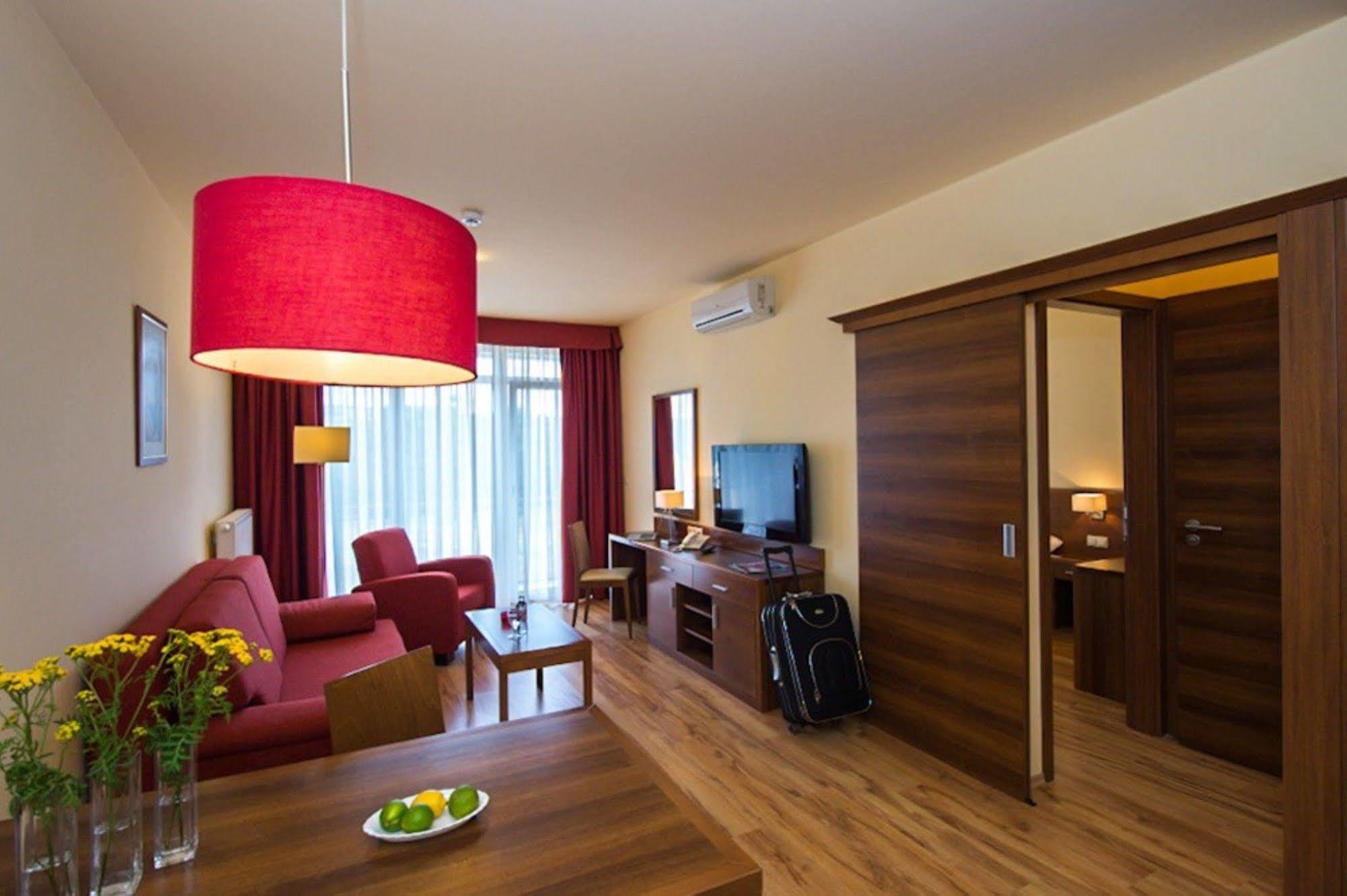Kehida Family Resort Кехидакустани Экстерьер фото